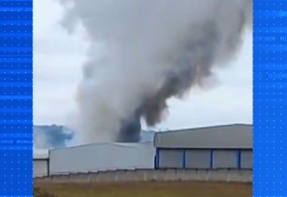 Fábrica pega fogo em Araçoiaba da Serra