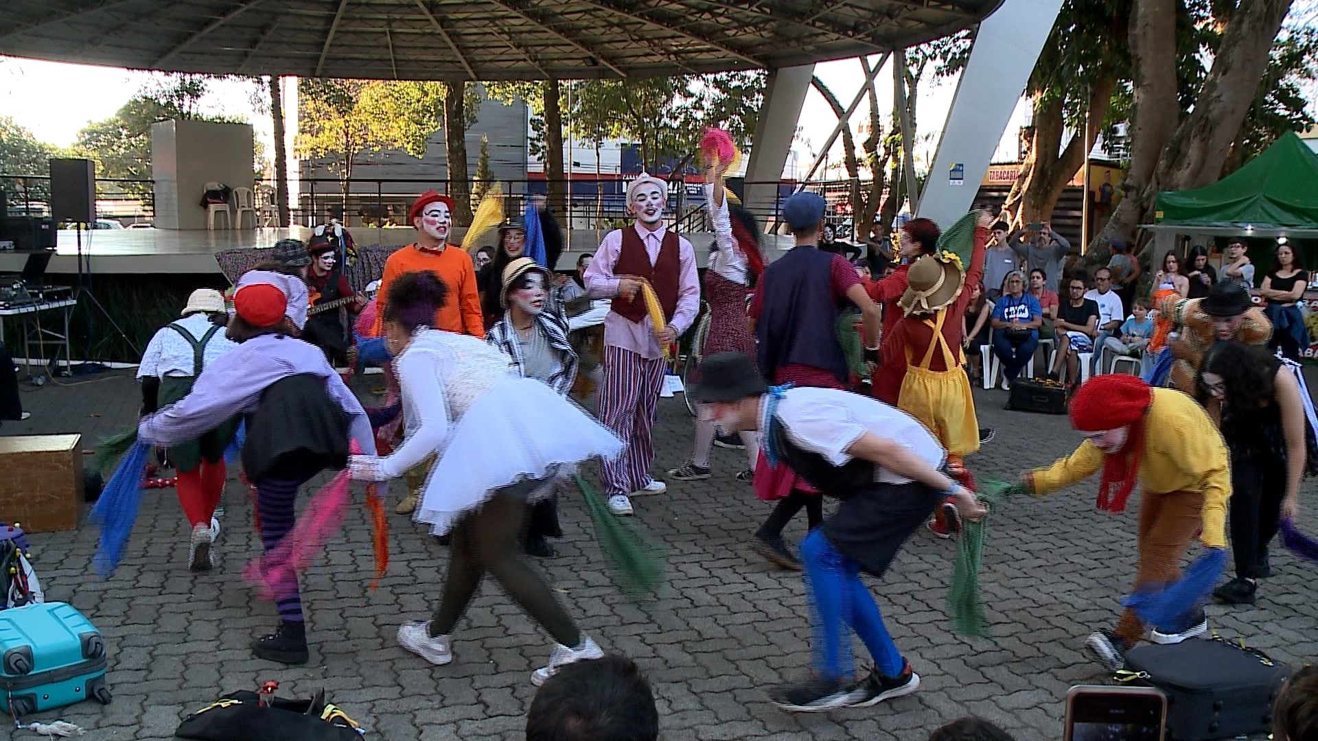 Festival de teatro reúne profissionais e estudantes em Tatuí