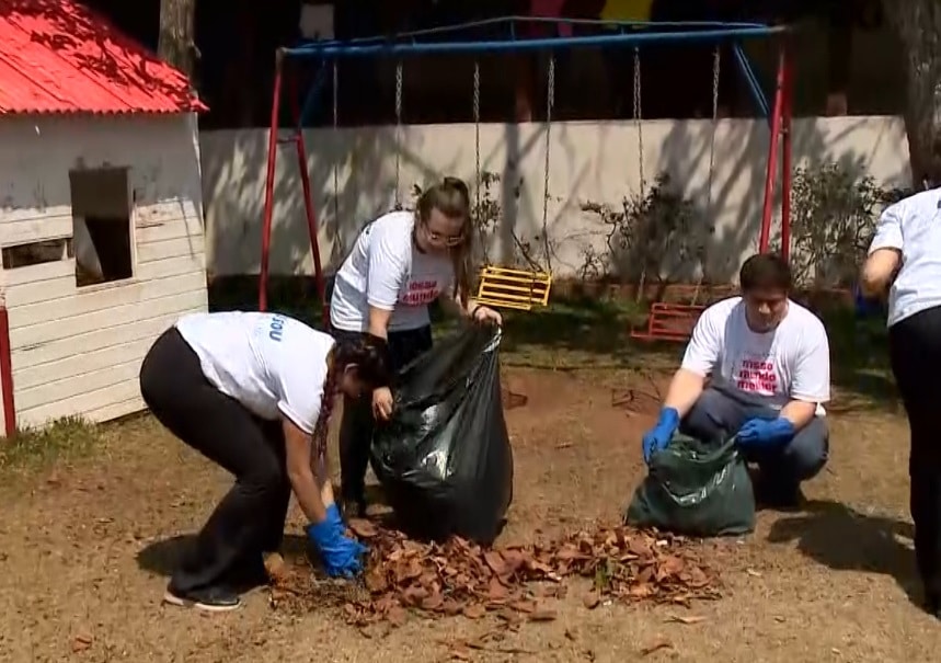 Concessionária faz ação para a Semana do Voluntariado