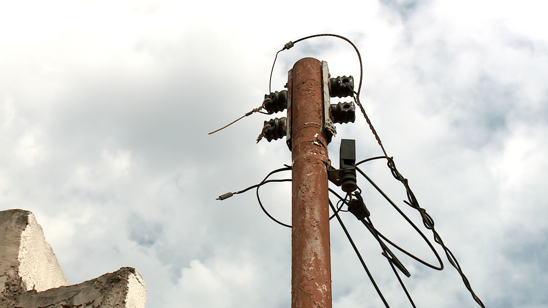 Moradores e comerciantes sofrem com furtos de fios de cobre em Sorocaba