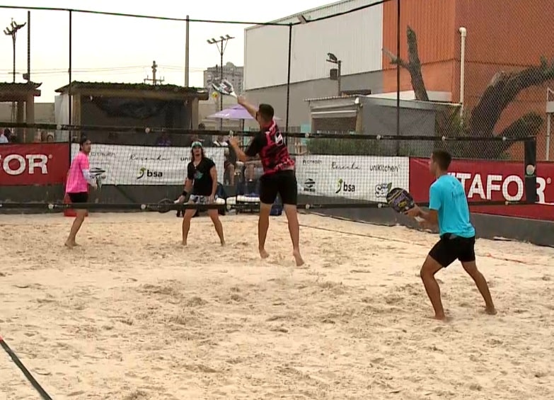 Torneio de beach tennis reúne centenas de atletas da região em Votorantim