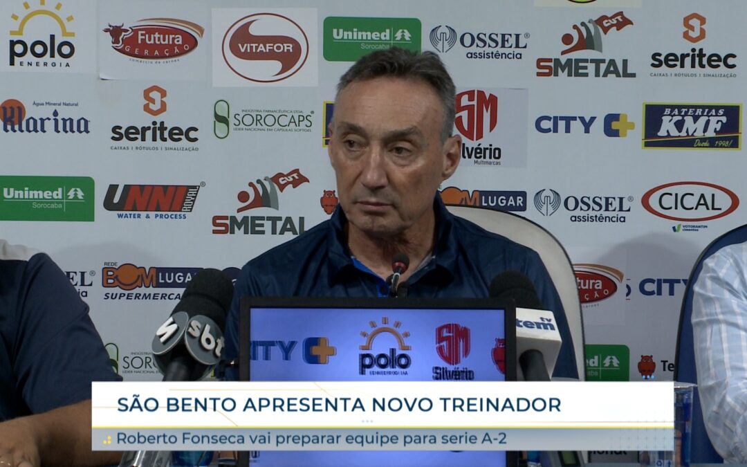 Roberto Fonseca é apresentado como novo treinador do São Bento