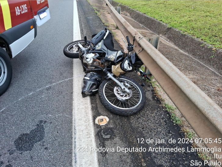 Um motociclista ficou gravemente ferido depois de um acidente na manhã de hoje na rodovia José Ermírio de Moraes, a Castelinho em Sorocaba