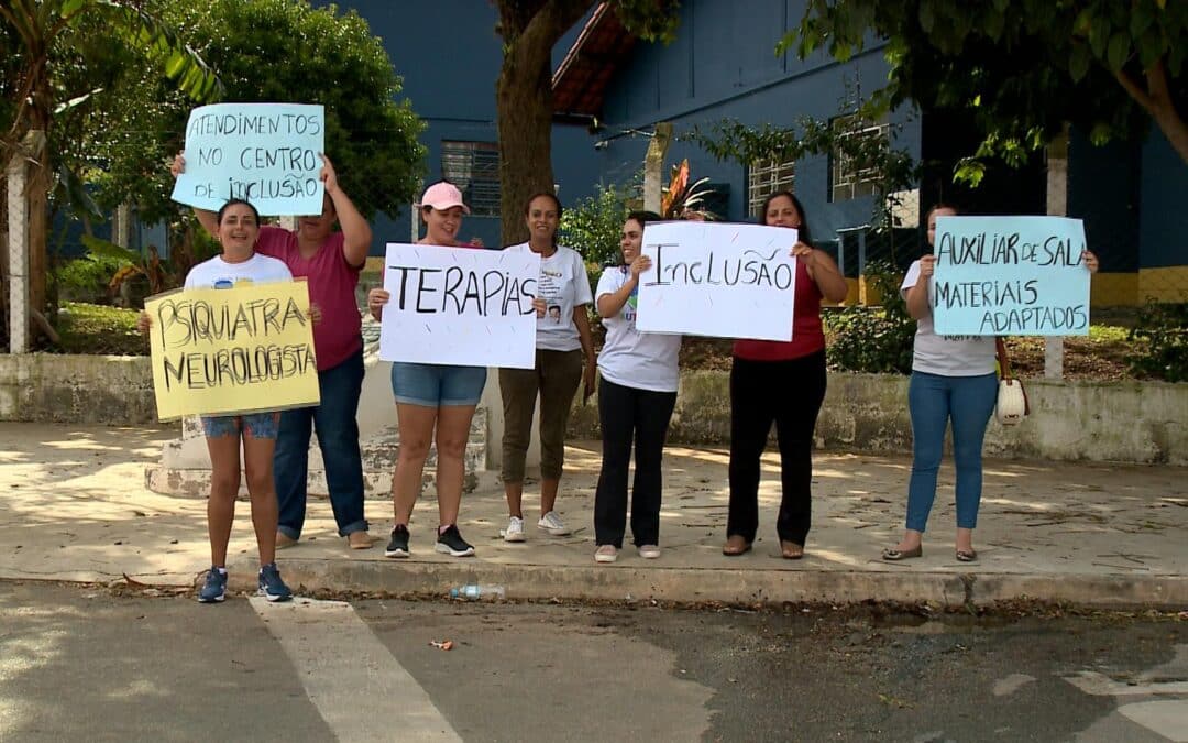 Crianças com autismo de Araçoiaba da Serra estão sem auxiliares em sala de aula