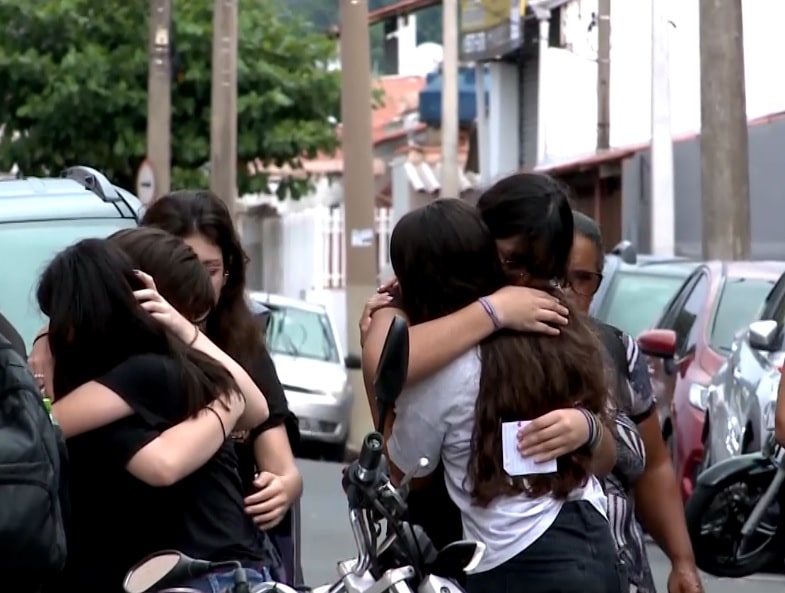 Família morta em acidente é enterrada em Votorantim