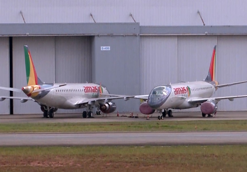 2 aviões no aeroporto de Sorocaba