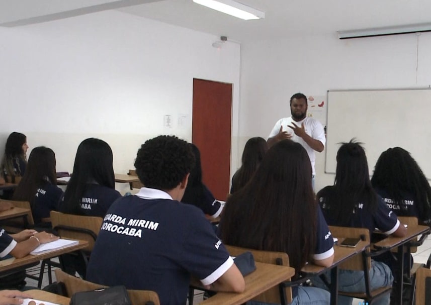 Programa da Guarda Mirim ajuda a capacitar jovens para o mercado de trabalho