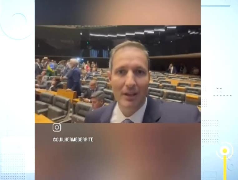 Imagem do deputado Guilherme Derrite em vídeo.