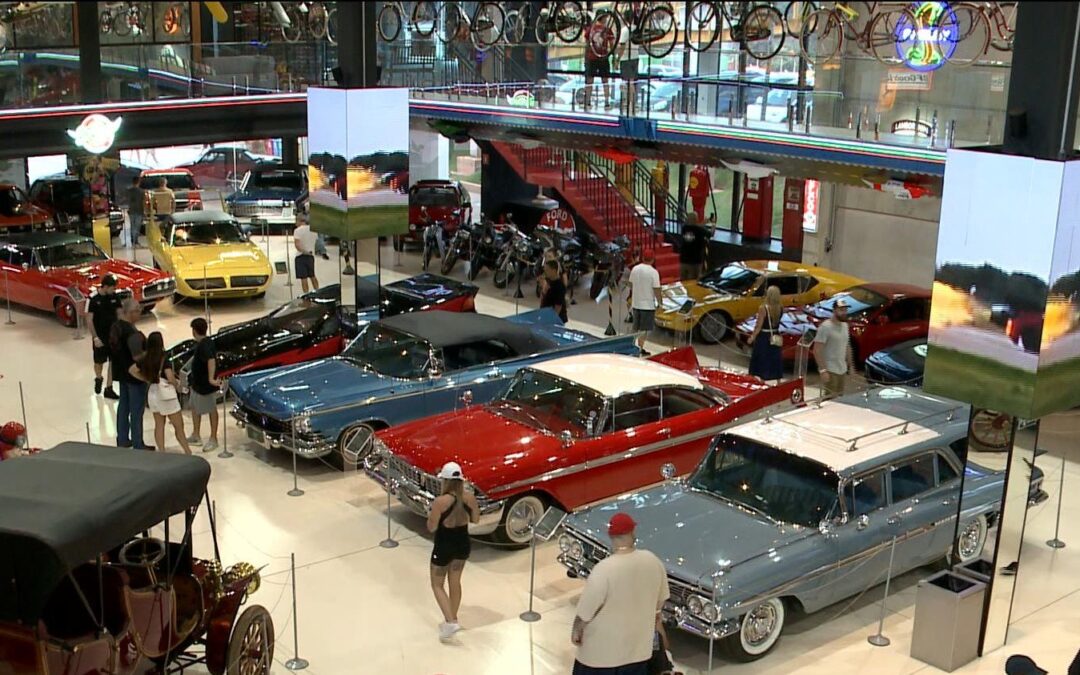 Museu de carros é atração em São Roque