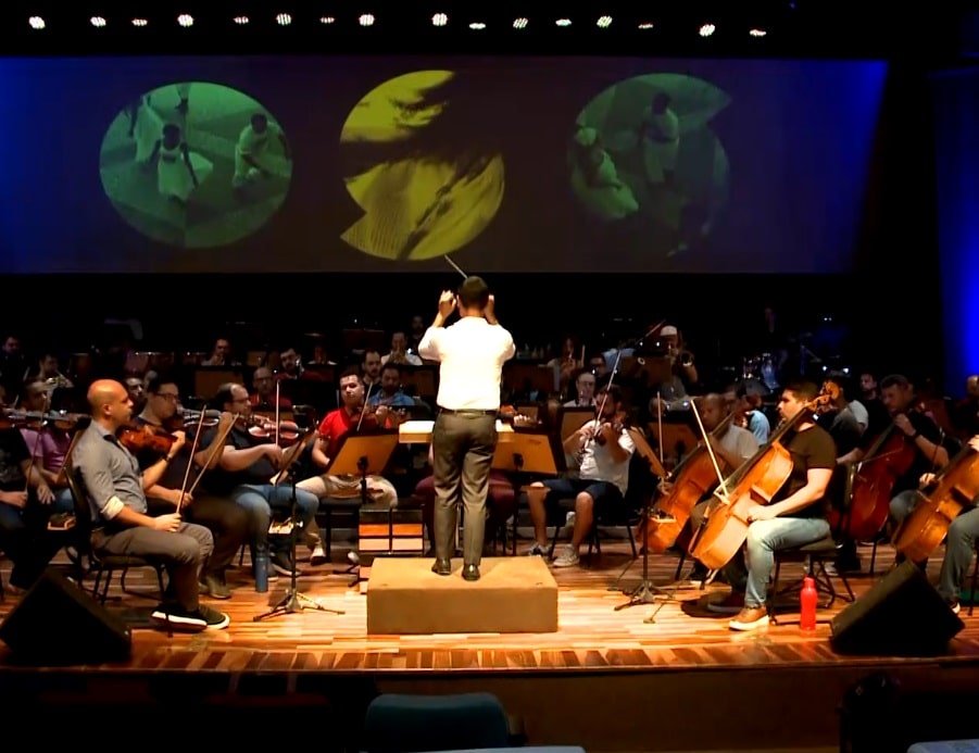 Imagem da Orquestra Sinfônica se apresentando em Sorocaba.