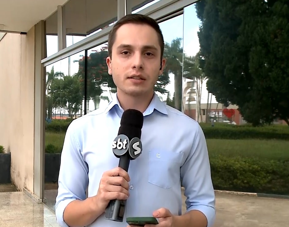 Repórter Luis Negrelli falando sobre o primeiro caso de raiva registrado na cidade de Ibiúna.