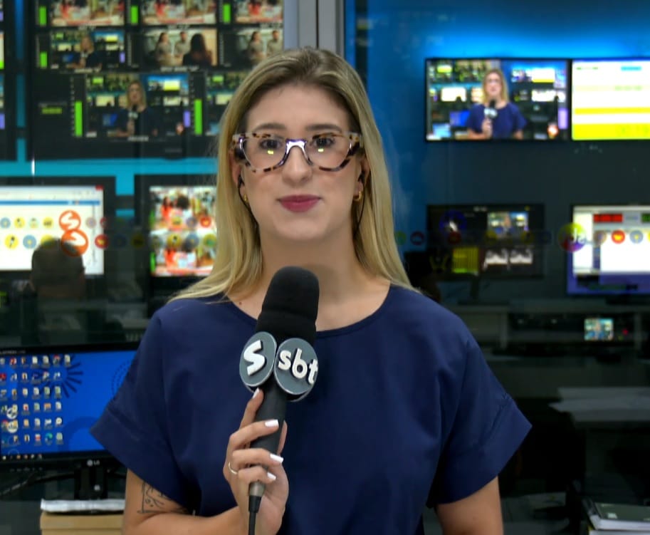 Repórter Nicole Bonentti falando sobre o programa do imposto de renda de 2024.