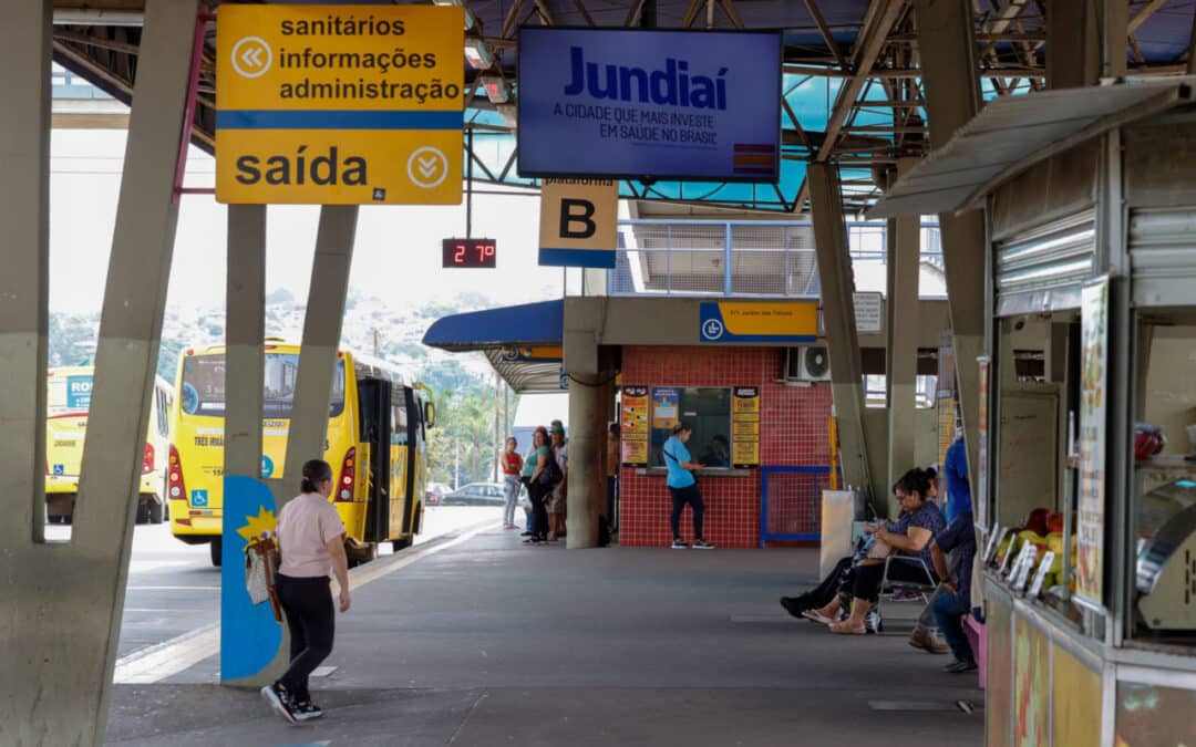 Jundiaí inicia orientação sobre a dengue nos terminais de ônibus