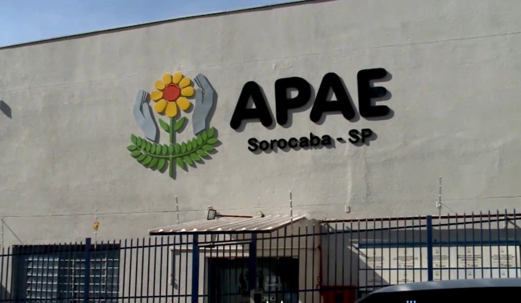 Imagem da fachada da APAE Sorocaba.