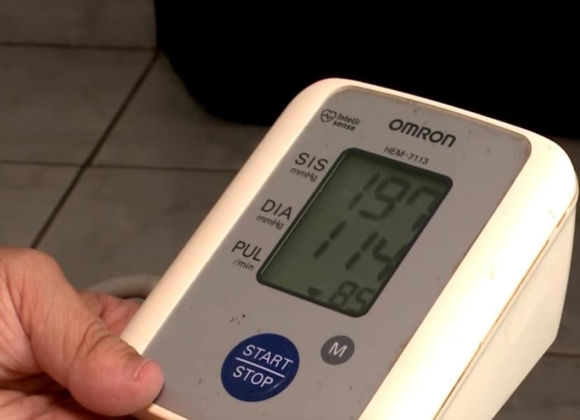 Imagem de medidor de pressão arterial.