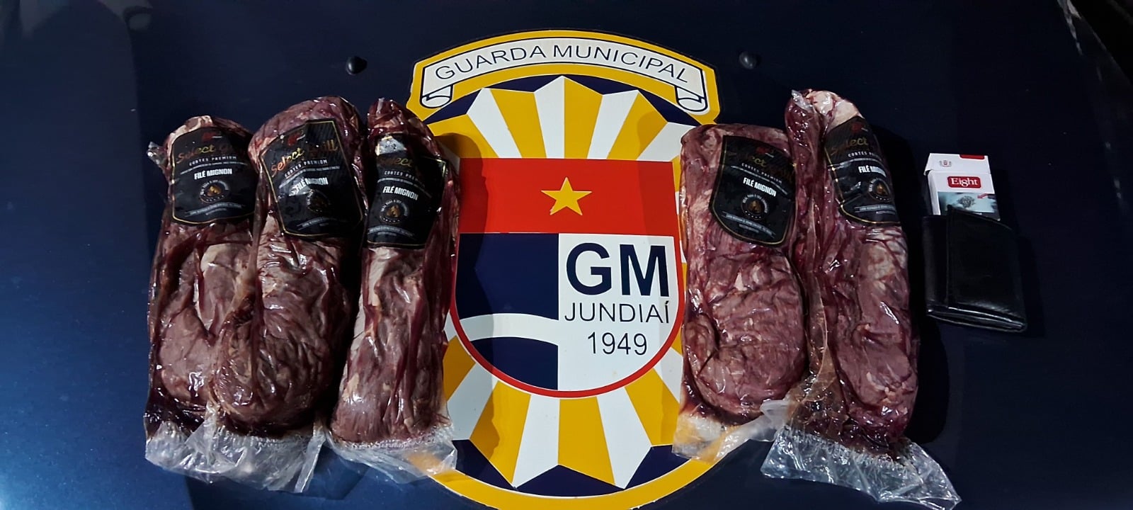 Homem &eacute; preso ap&oacute;s furtar fil&eacute; mignon em Jundia&iacute;