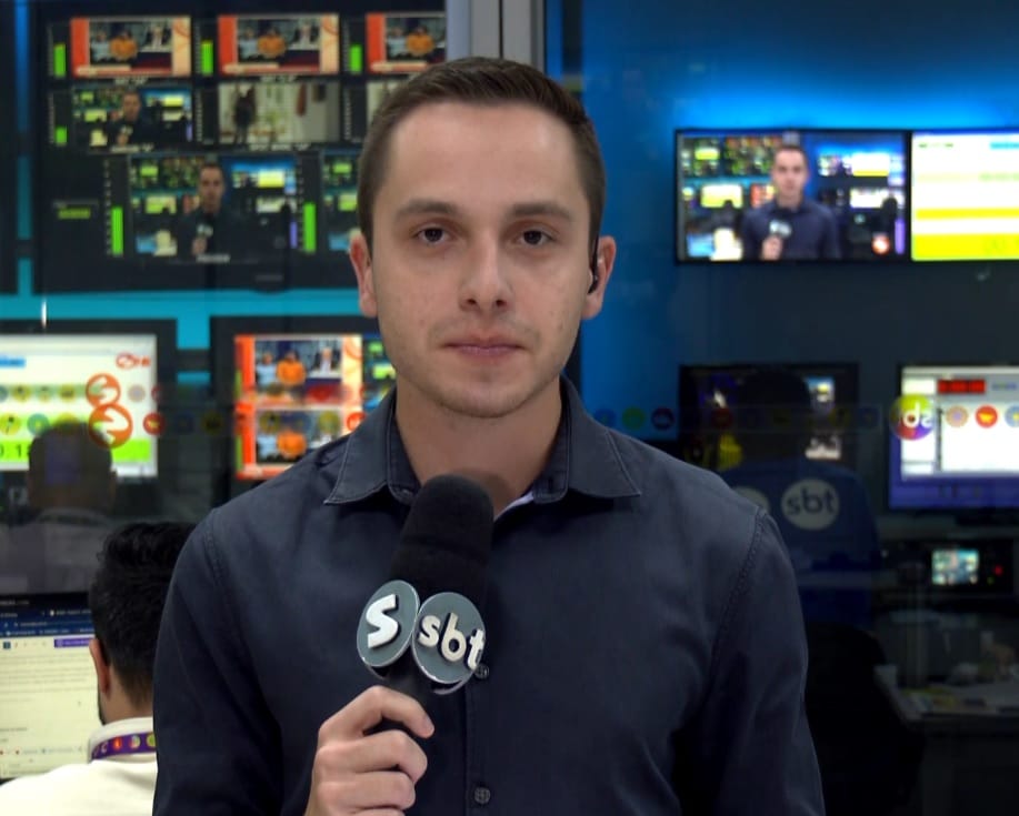 Repórter Luis Negrelli falando sobre.
