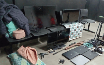 Polícia recupera objetos furtados de duas casas em São Roque e busca suspeitos