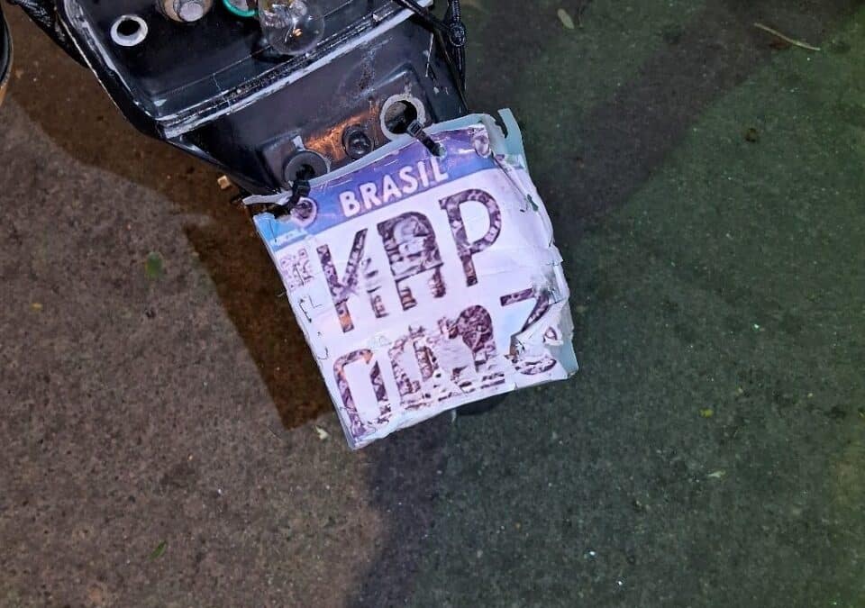 Guarda Municipal apreende moto com placa de papel em Jundiaí