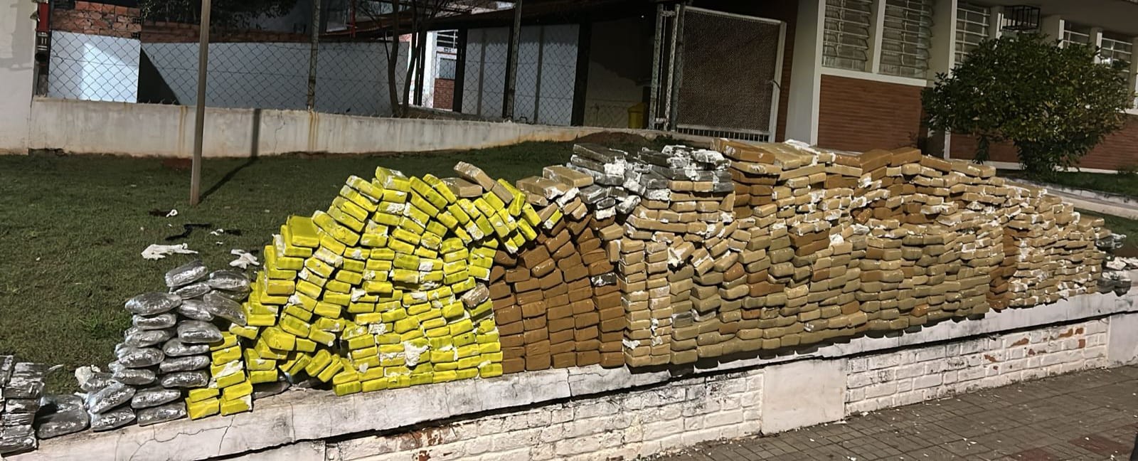 Pol&iacute;cia apreende mais de 500 kg de maconha em Ces&aacute;rio Lange