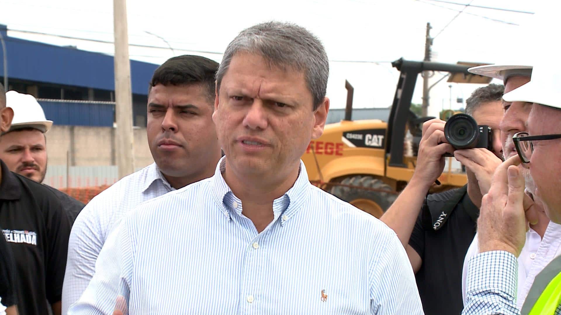 Governador Tarcísio de Freitas visita obras de ponte estaiada em Jundiaí
