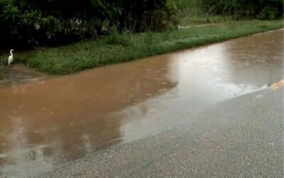 Chuva provoca alagamentos de ruas em Sorocaba