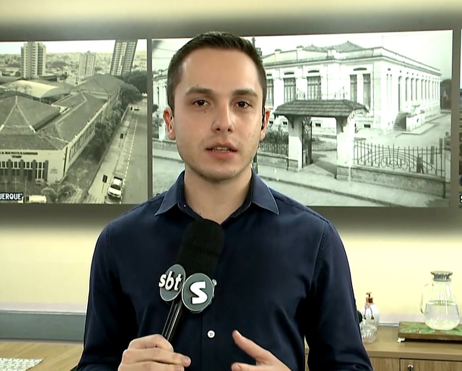 Rep&oacute;rter Luis Negrelli falando sobre o programa "Almo&ccedil;o nas F&eacute;rias".