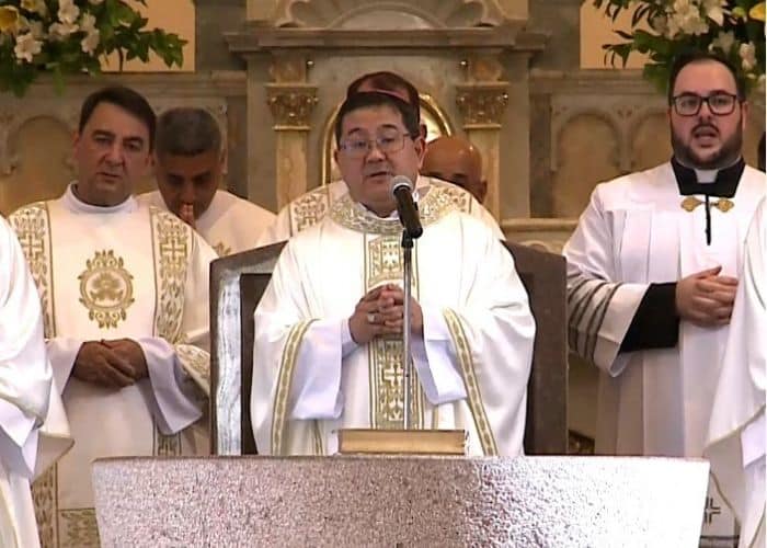 Fiéis lotam catedral em Sorocaba na despedida de Dom Júlio Akamine