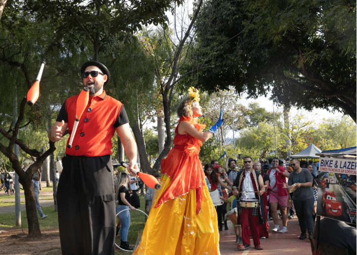 Sesc Sorocaba realiza evento com teatro de rua e oficinas culturais