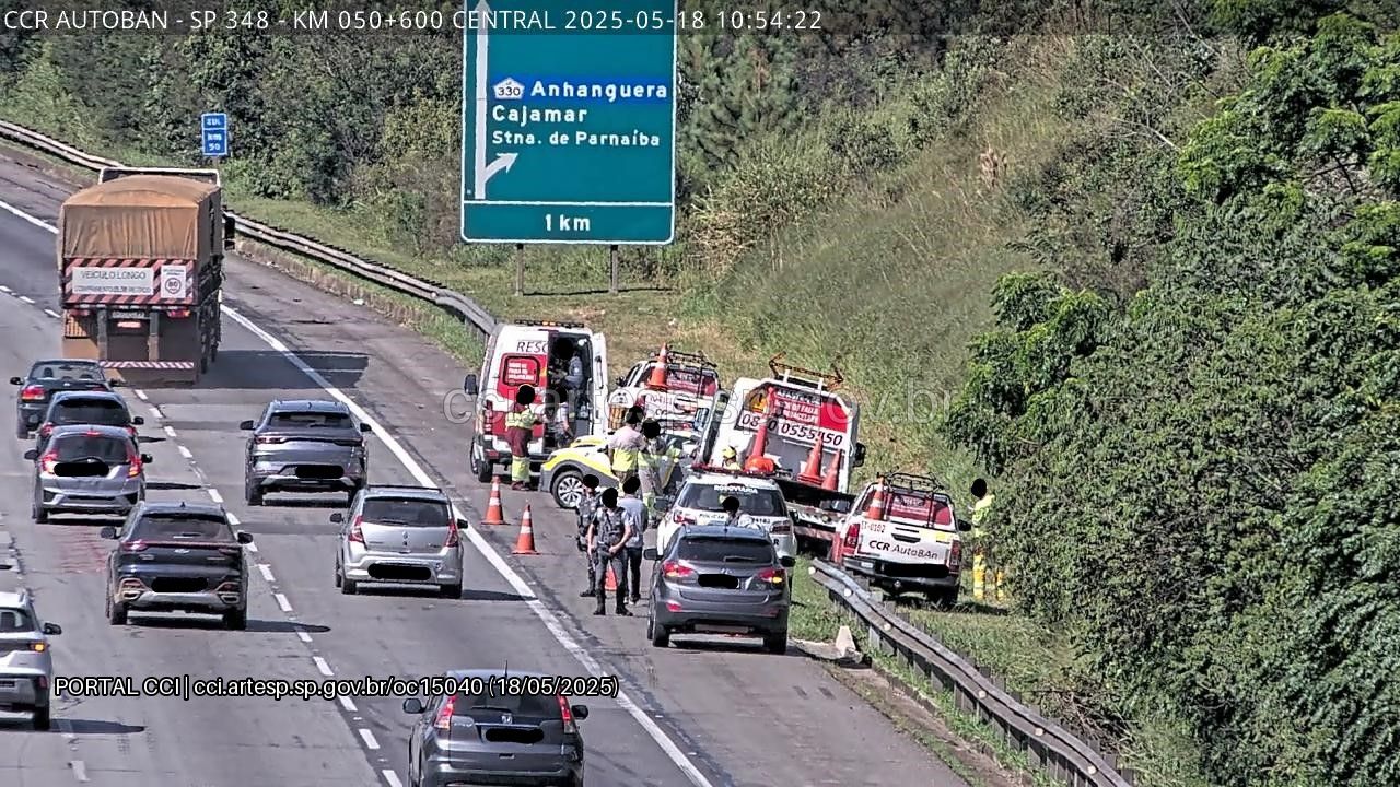 Um acidente provocou a morte de um motociclista na rodovia dos Bandeirantes, em Jundiaí, na manhã deste domingo (18).