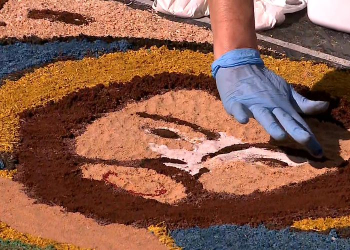 Corpus Christi é celebrado com missa e tapetes em Sorocaba