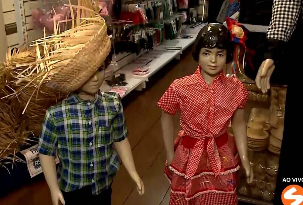 Festas Juninas e Julinas estão chegando e pedem trajes e acessórios