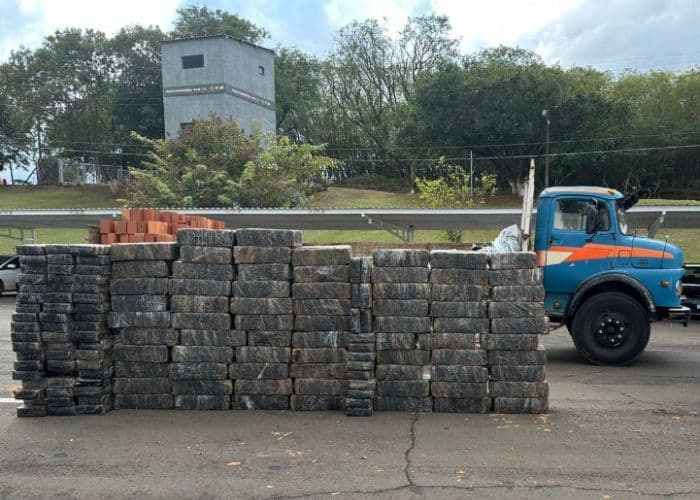 Duas toneladas de maconha são encontrada em caminhão, em Tatuí