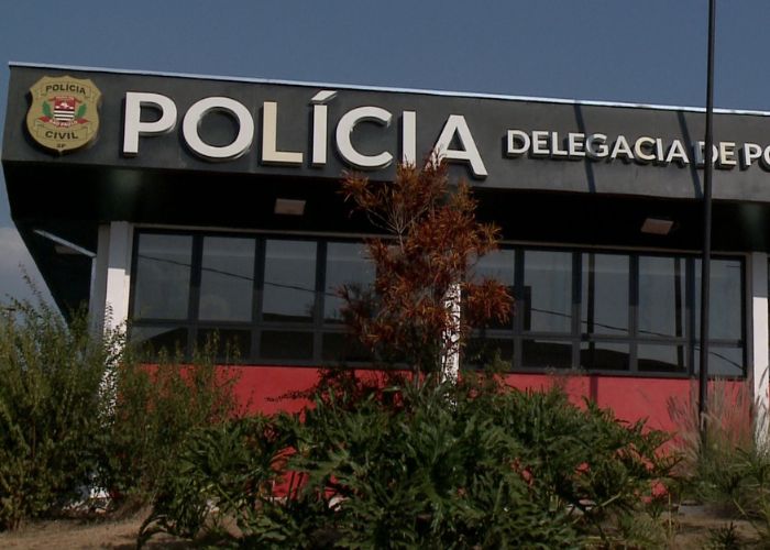 Pol&iacute;cia investiga pouso paraquedistas em condom&iacute;nio de luxo em Porto Feliz