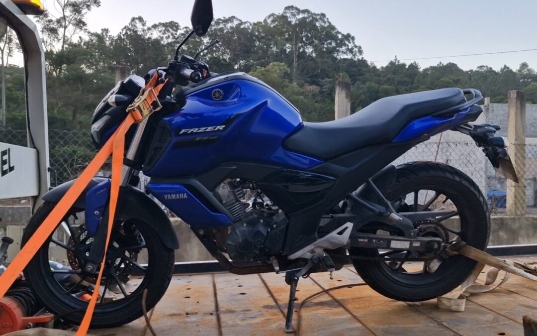 Dupla é presa após roubar moto e tentar fugir em São Roque