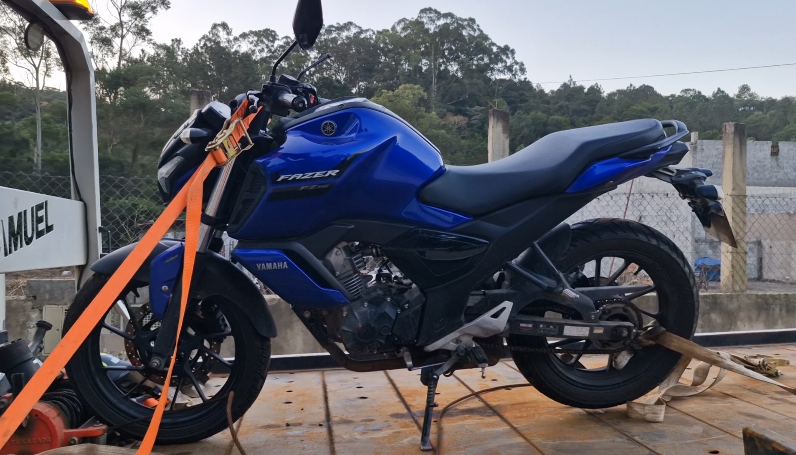 Imagem de uma moto produto de furto apreendida