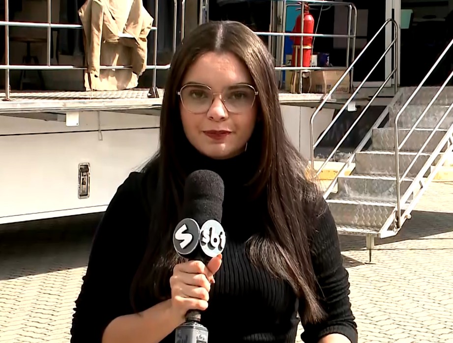 Rep&oacute;rter Fernanda Sena falando sobre o assunto.