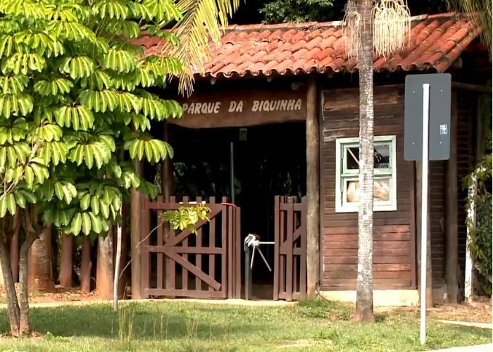 Fachada do Parque da Biquinha.