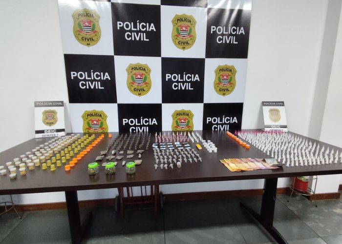 Imagem de drogas apreendidas pela pol&iacute;cia