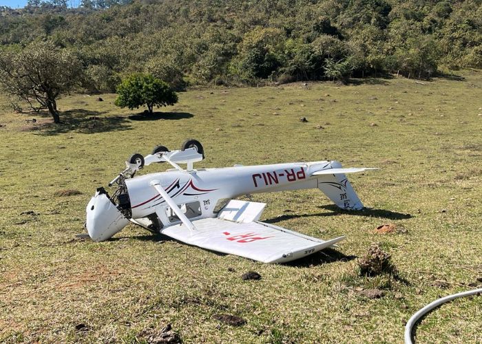 Avi&atilde;o cai em Jundia&iacute;
