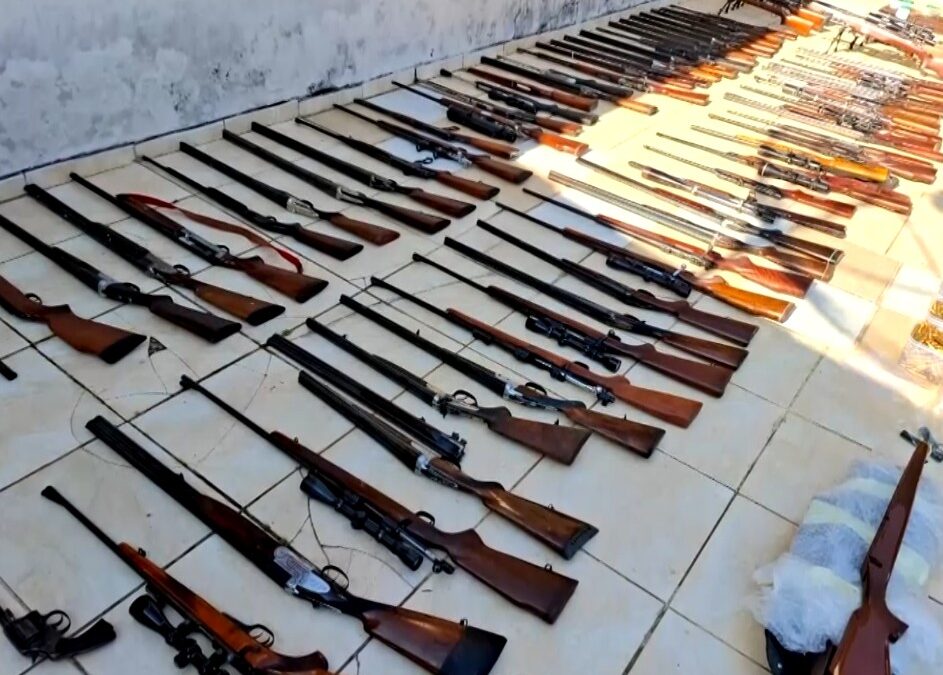 Arsenal e fábrica clandestina de munições são encontrados em sítio de São Roque
