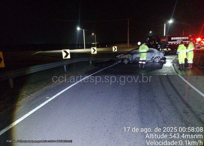 Carro entra em chamas e deixa vítima fatal após acidente em Salto