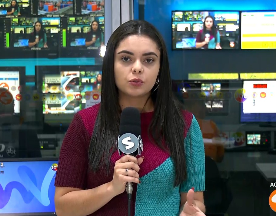 Rep&oacute;rter Fernanda Sena falando sobre o assunto.
