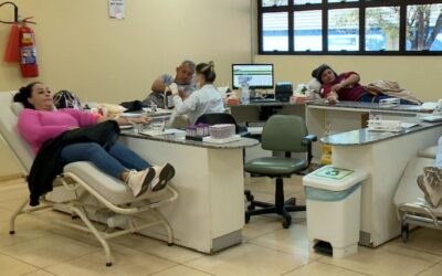 Família e amigos fazem doação de sangue para vítima de acidente