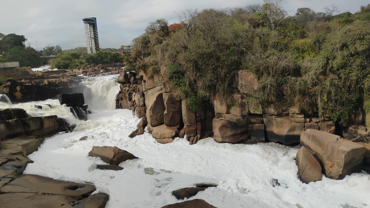 Espuma rio Tiet&ecirc;