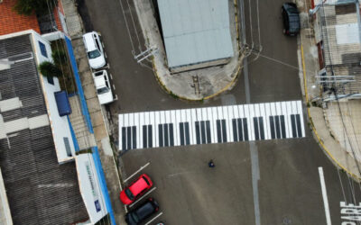 Faixa de pedestre em forma de piano chama atenção em Várzea Paulista