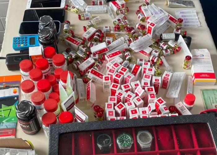 Imagens de medicamentos e anabolizantes