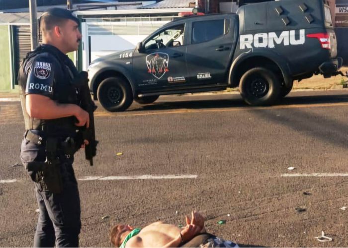 Imagem da Ronda Municipal prendendo um homem