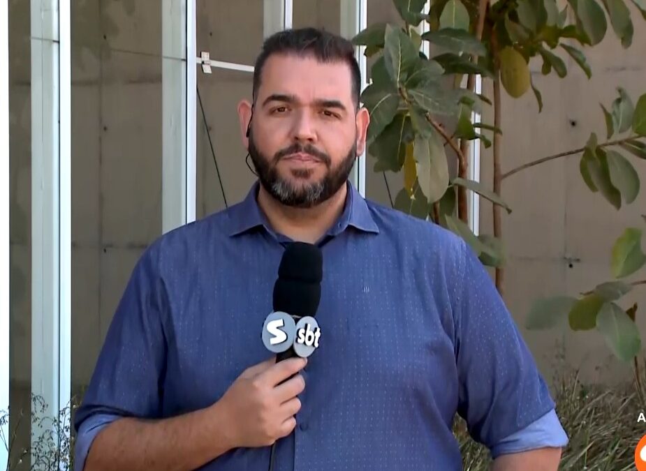 Criança é deixada sozinha em frente à escola por motorista de van escolar em Votorantim