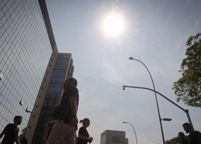 Sol em per&iacute;odo de estiagem